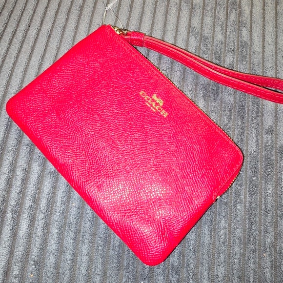 COACH Cherry 🍒 Red leather wristlet. Like new. 6x4. - Picture 1 of 6